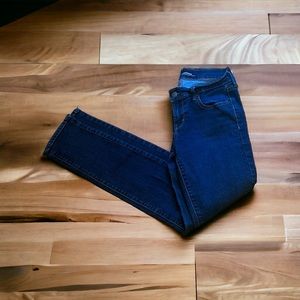 Old Navy Original Mid-Rise Jeans. Size 4 Regular. Dark Wash.